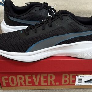 BRAND NEW W/TAGS AND BOX MEN’S PUMA SNEAKERS